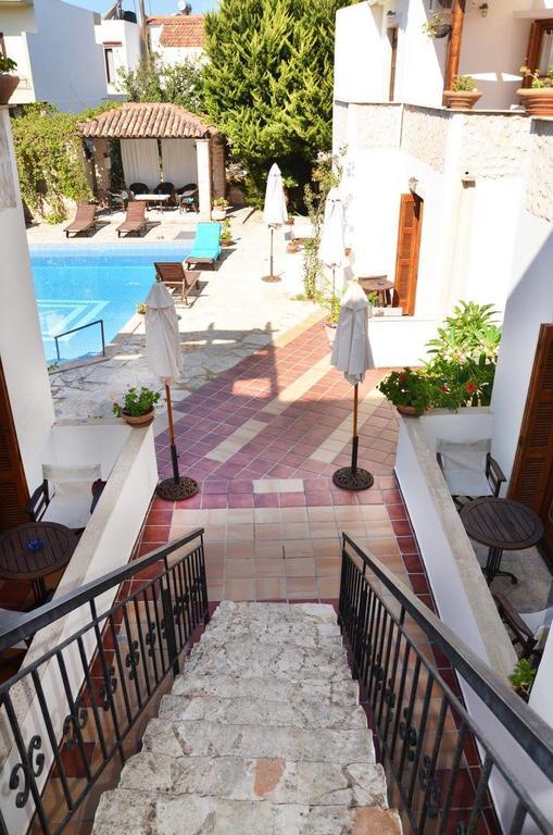 Potoula Apts كاتو ذاراتسو المظهر الخارجي الصورة